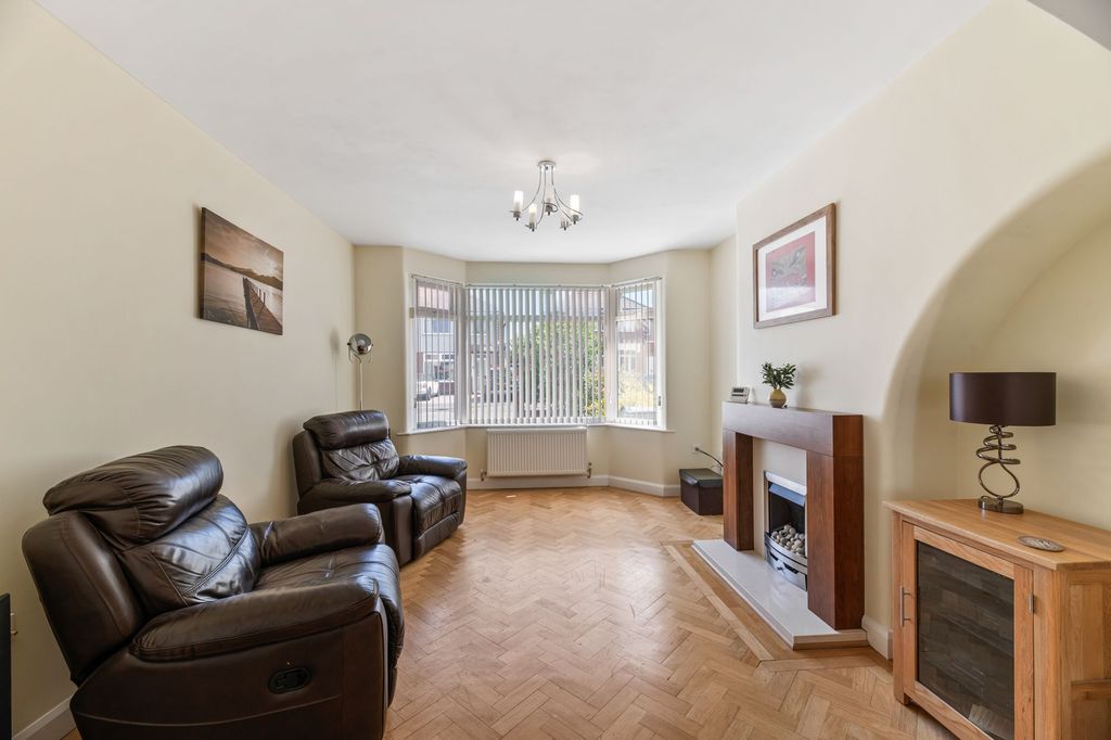 Property photo 2 of 21