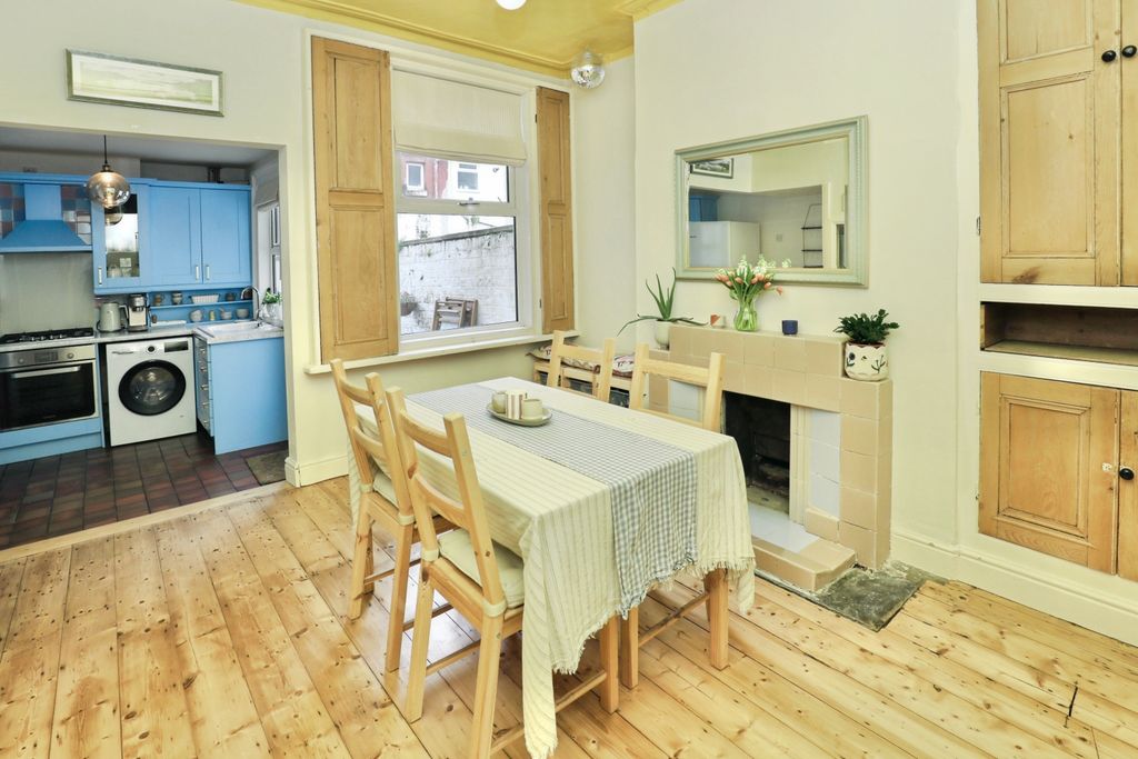 Property photo 3 of 15 Dining Room