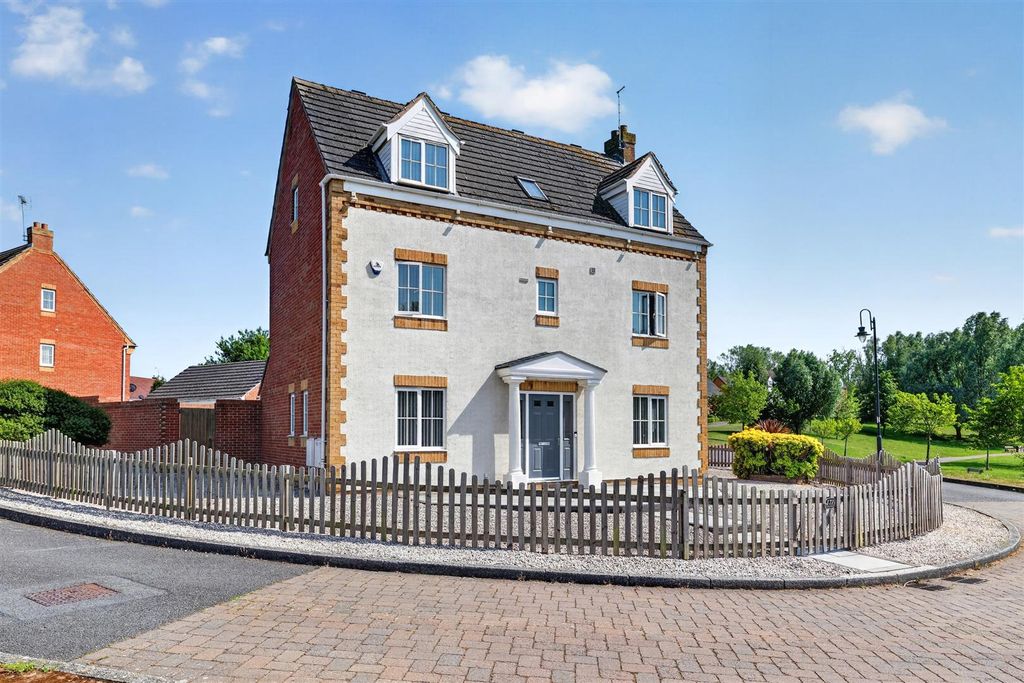 Property photo 1 of 43