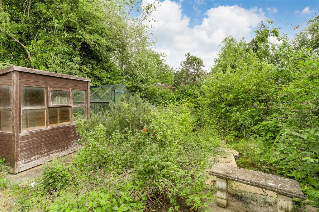 Property photo 2 of 11 Rear Garden