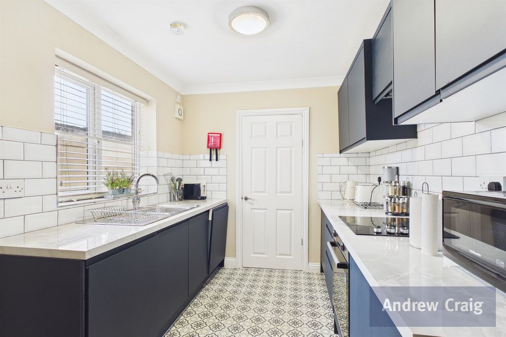 Property photo 2 of 21 Kitchen