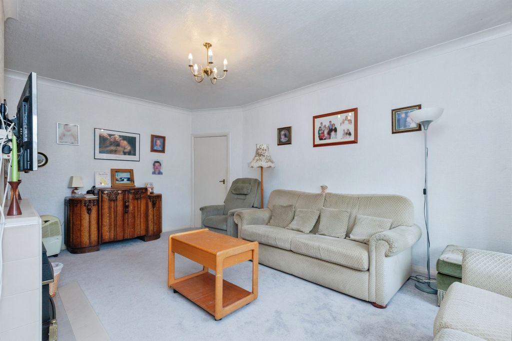 Property photo 3 of 17