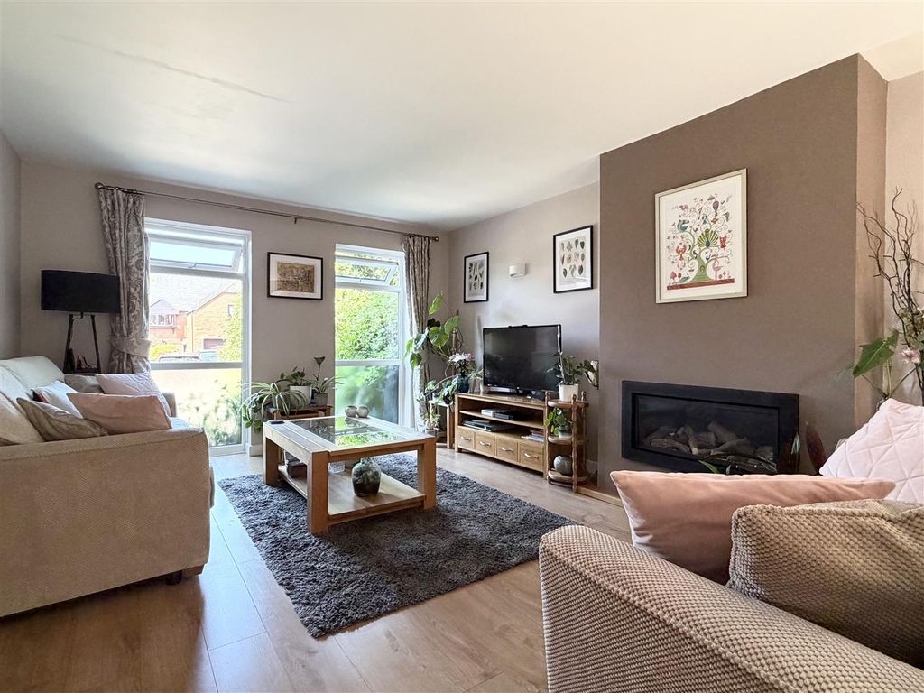 Property photo 2 of 34