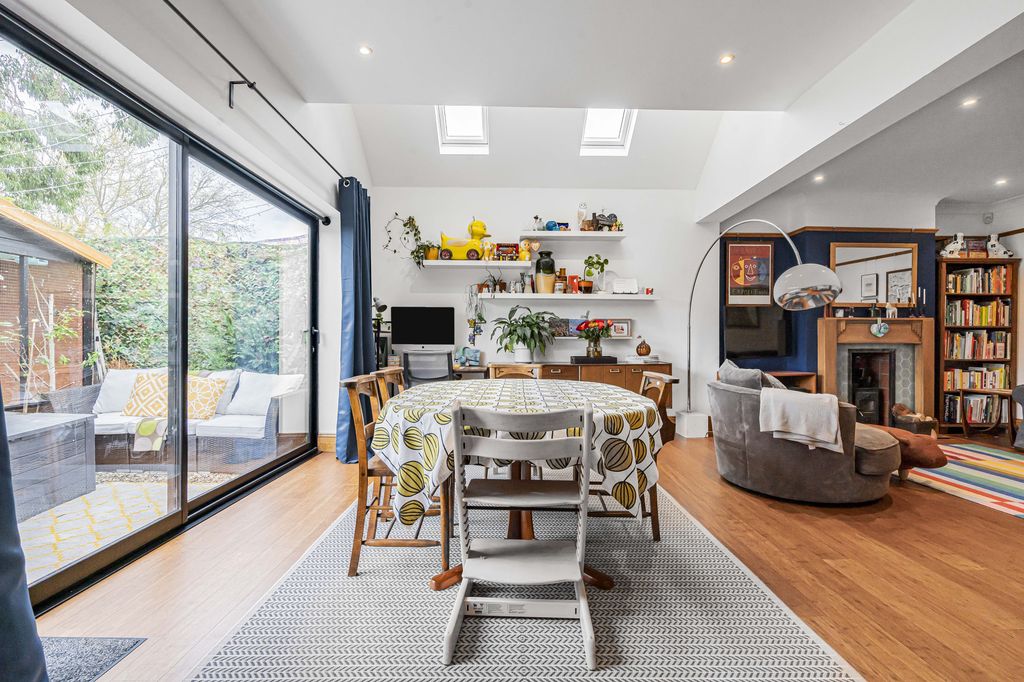 Property photo 2 of 19