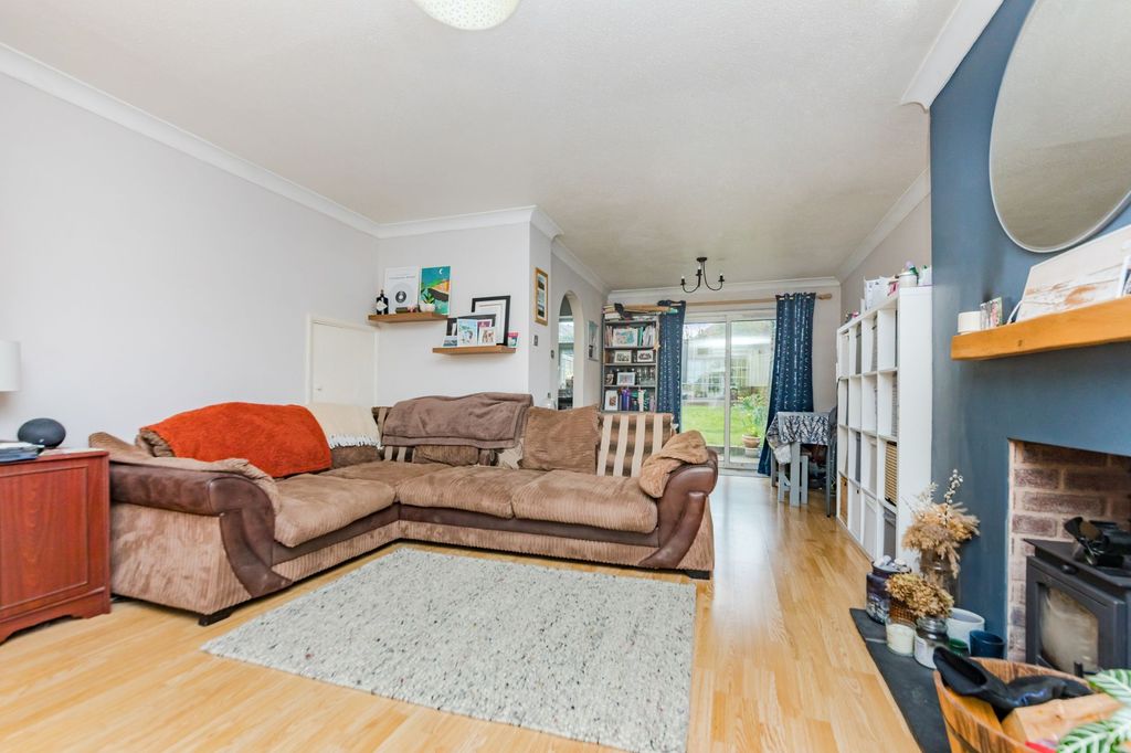 Property photo 2 of 19