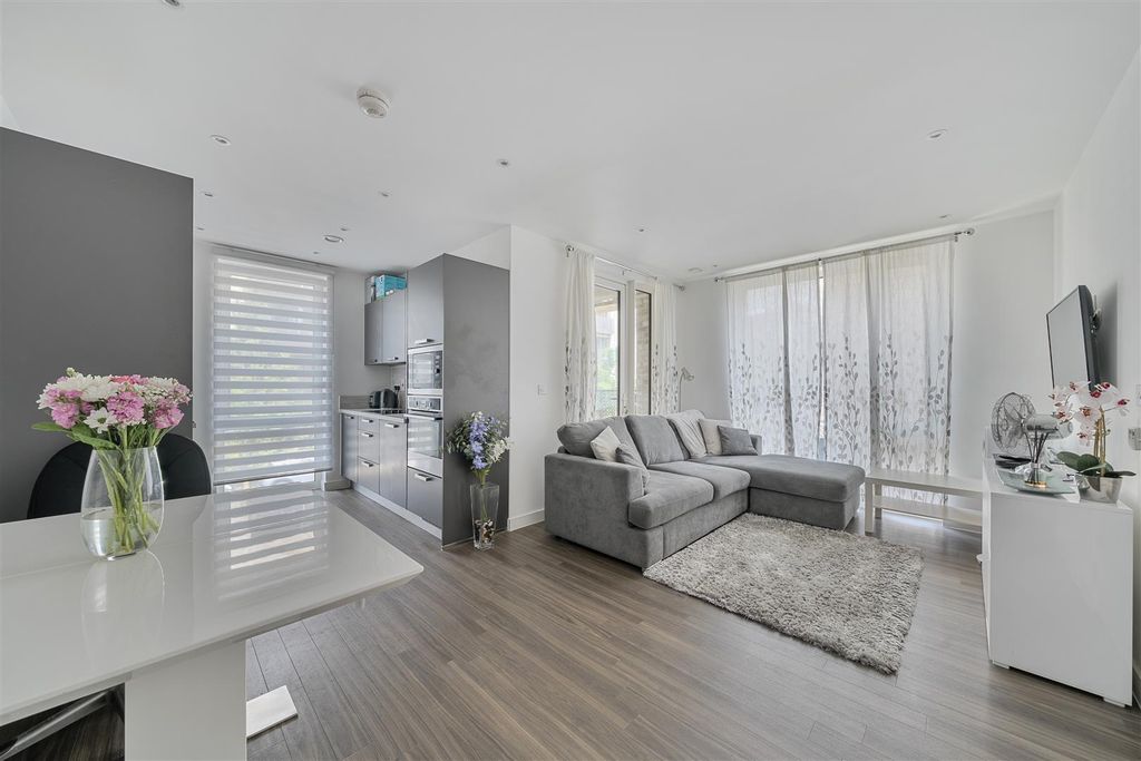 Property photo 3 of 14 1316250-12-685Bdc09Cb9d5.Jpg