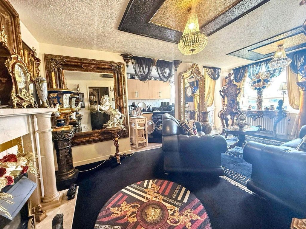 Property photo 2 of 9