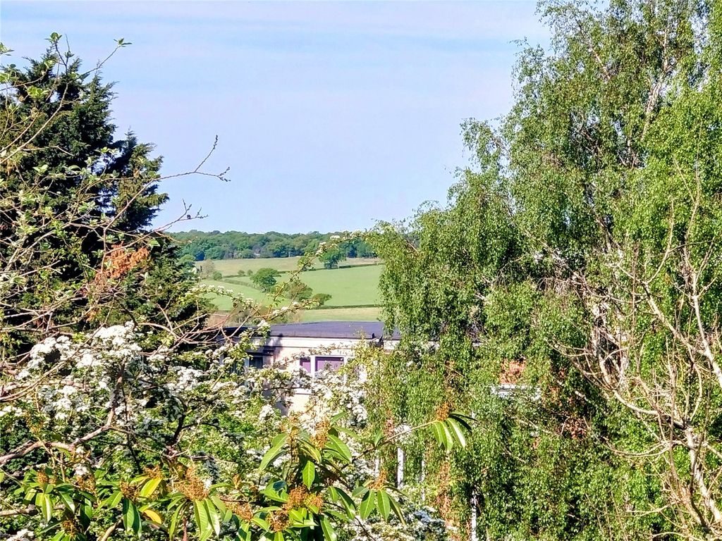 Property photo 2 of 9 Picture No. 18