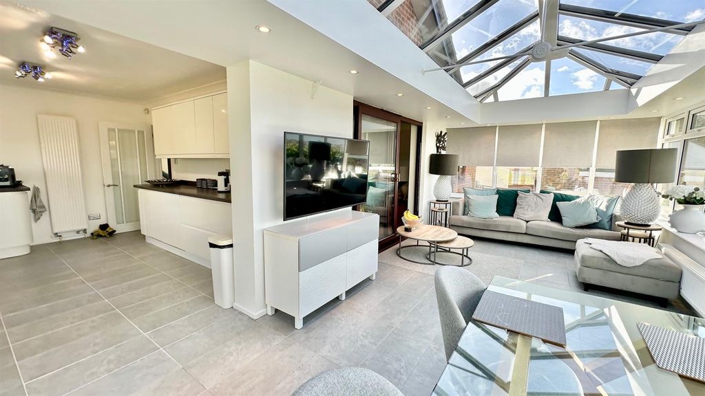 Property photo 2 of 42