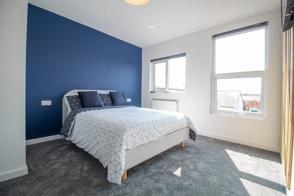 Property photo 1 of 26