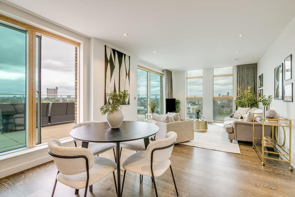 Property photo 2 of 13 Reception Room