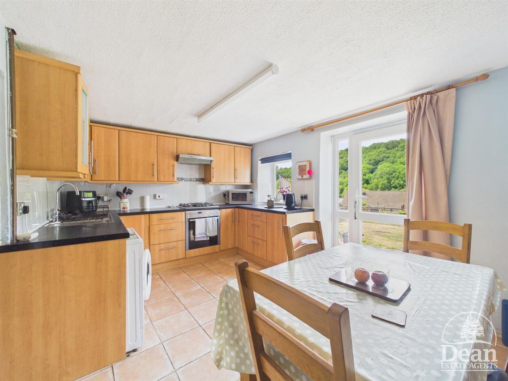 Property photo 3 of 20