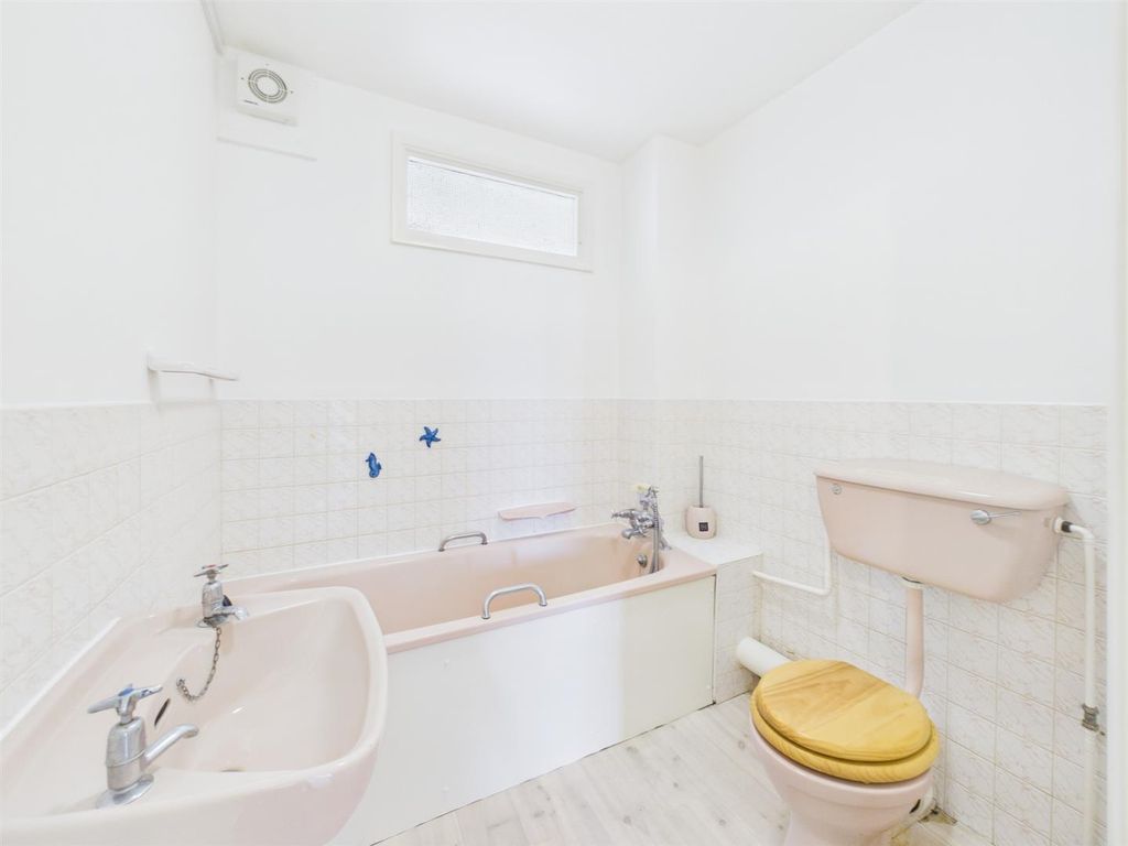Additional image 5 of 1 bed flat for saleSutton Avenue, Peacehaven BN10