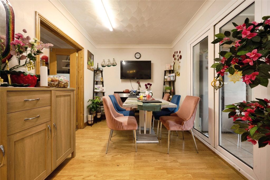 Property photo 3 of 17 Picture No. 09