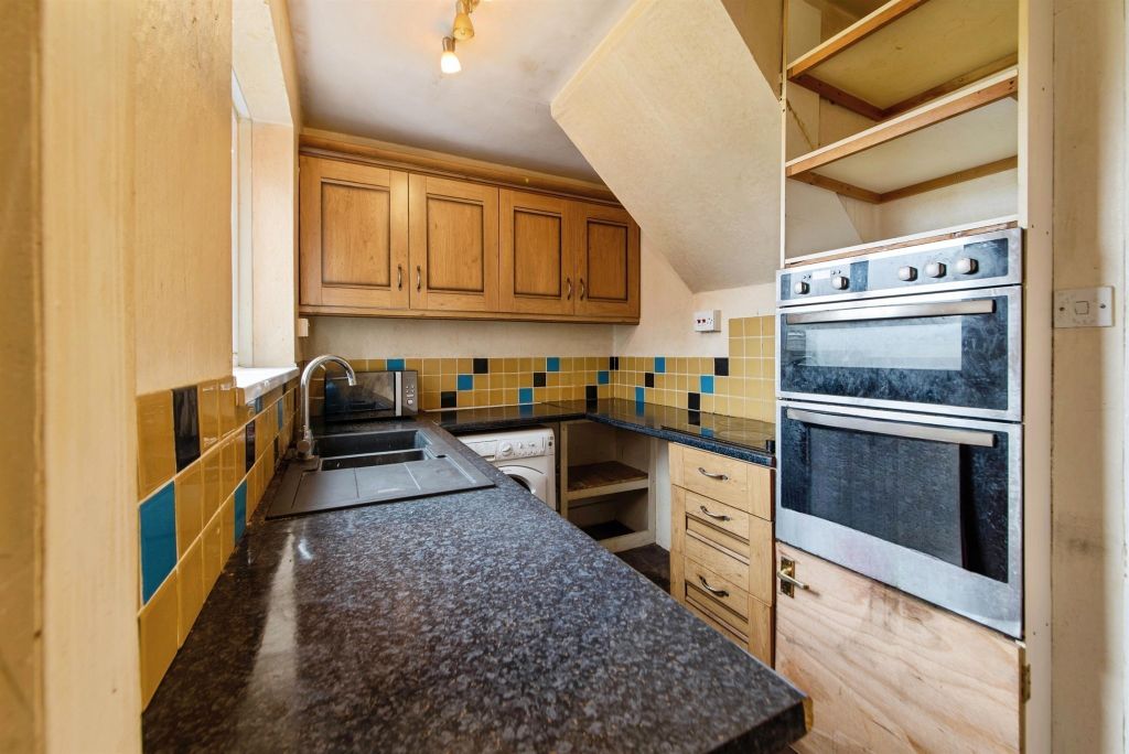 Property photo 3 of 18