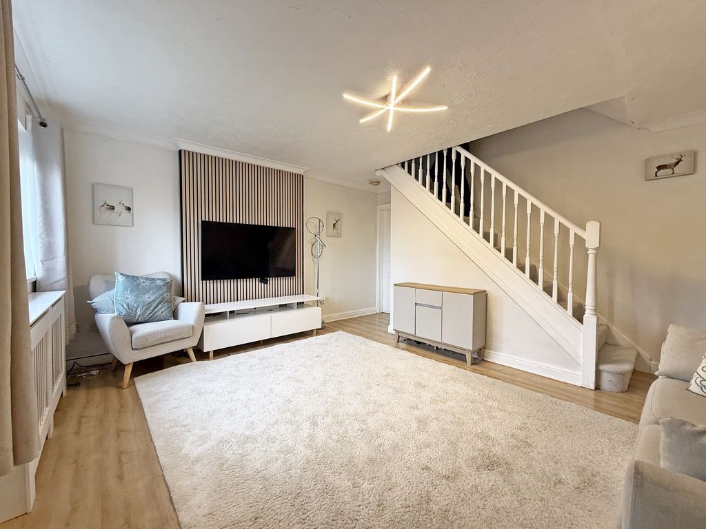 Property photo 2 of 21 Lounge