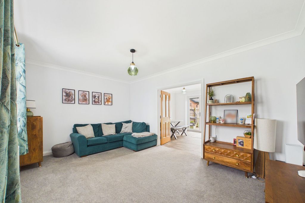 Property photo 2 of 25