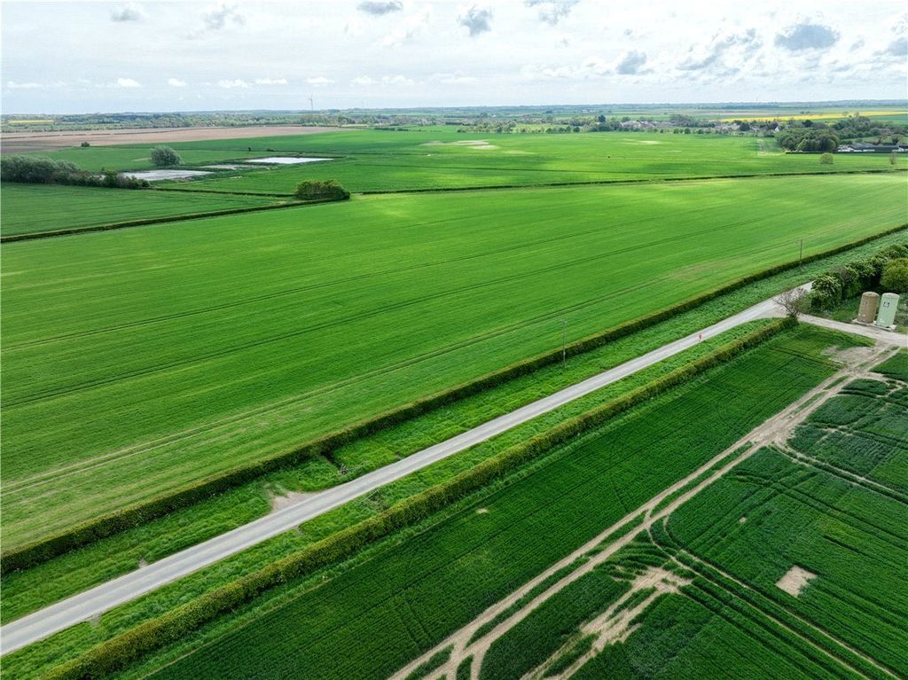 Property photo 3 of 6 Picture No. 15