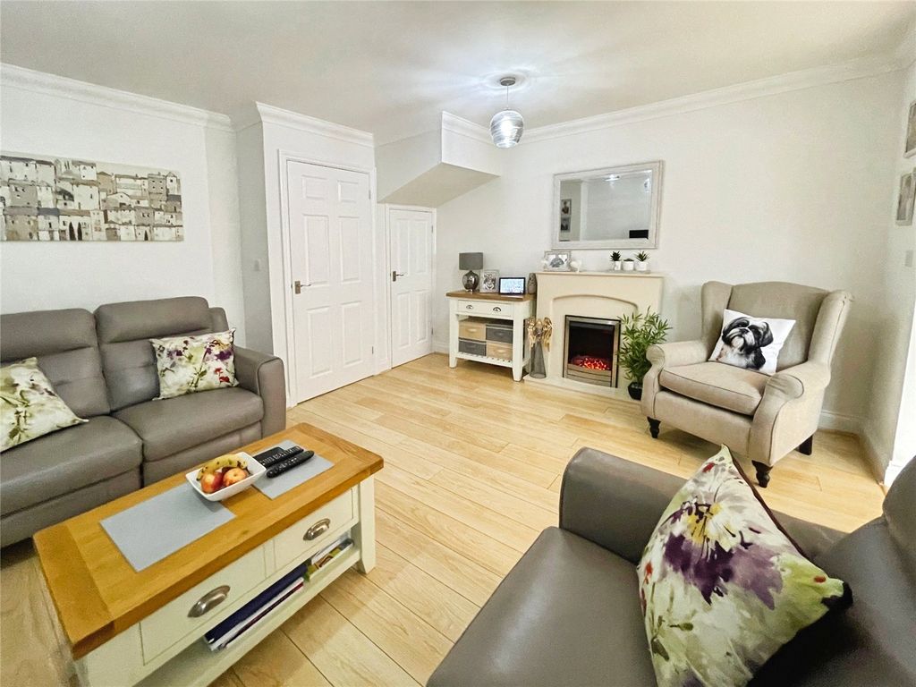 Property photo 2 of 19 Picture No. 16