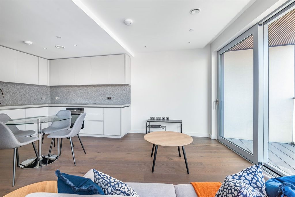 Property photo 3 of 15 Reception