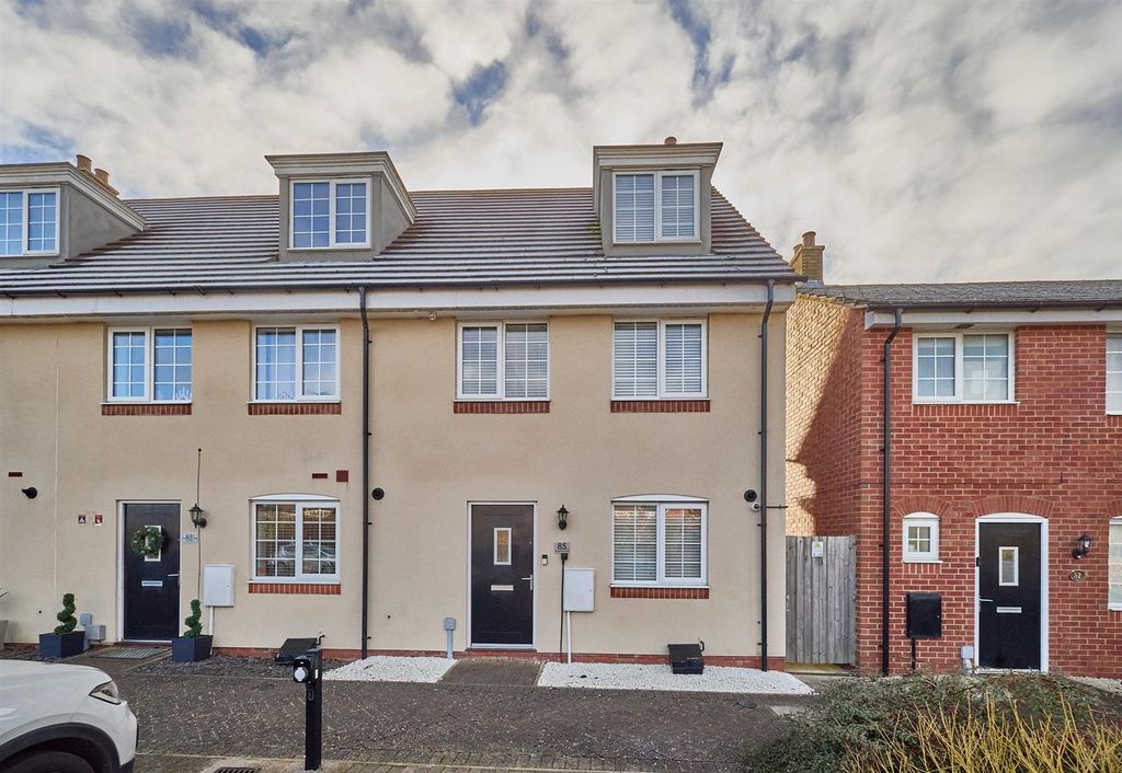 Property photo 1 of 20 85 Sansome Drive Hk 21.Jpg