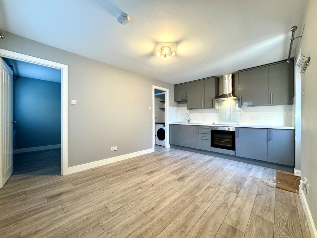 Property photo 2 of 6 Gallery