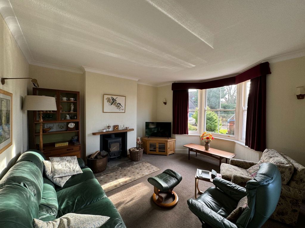 Property photo 2 of 18