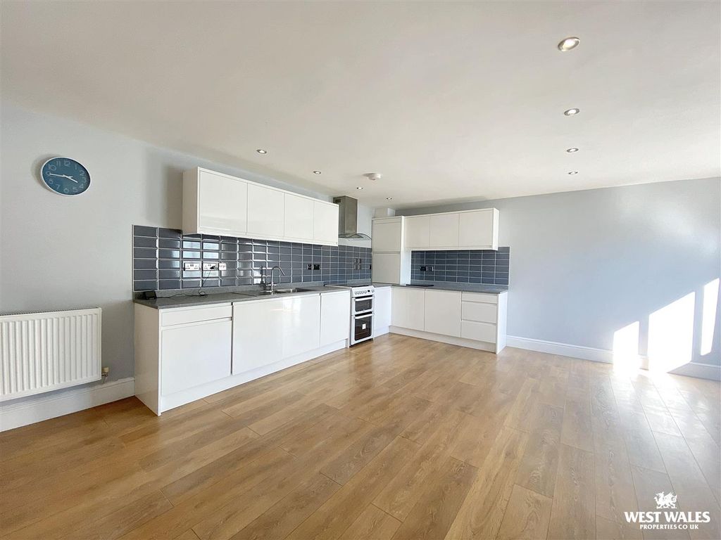 Property photo 2 of 15 Img_0909.Jpg