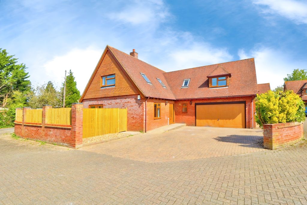 Property photo 1 of 25 Fromt External New