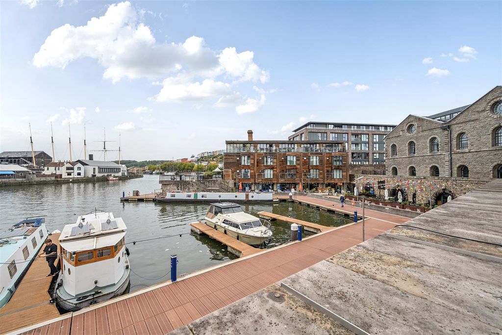 Property photo 1 of 11 Dock.Jpg