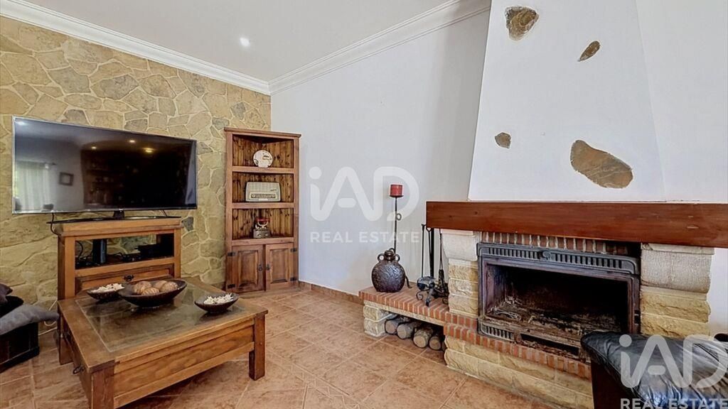 Property photo 3 of 39