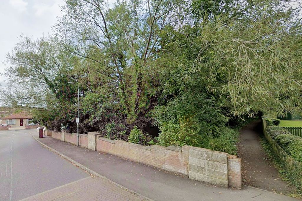 Property photo 3 of 9