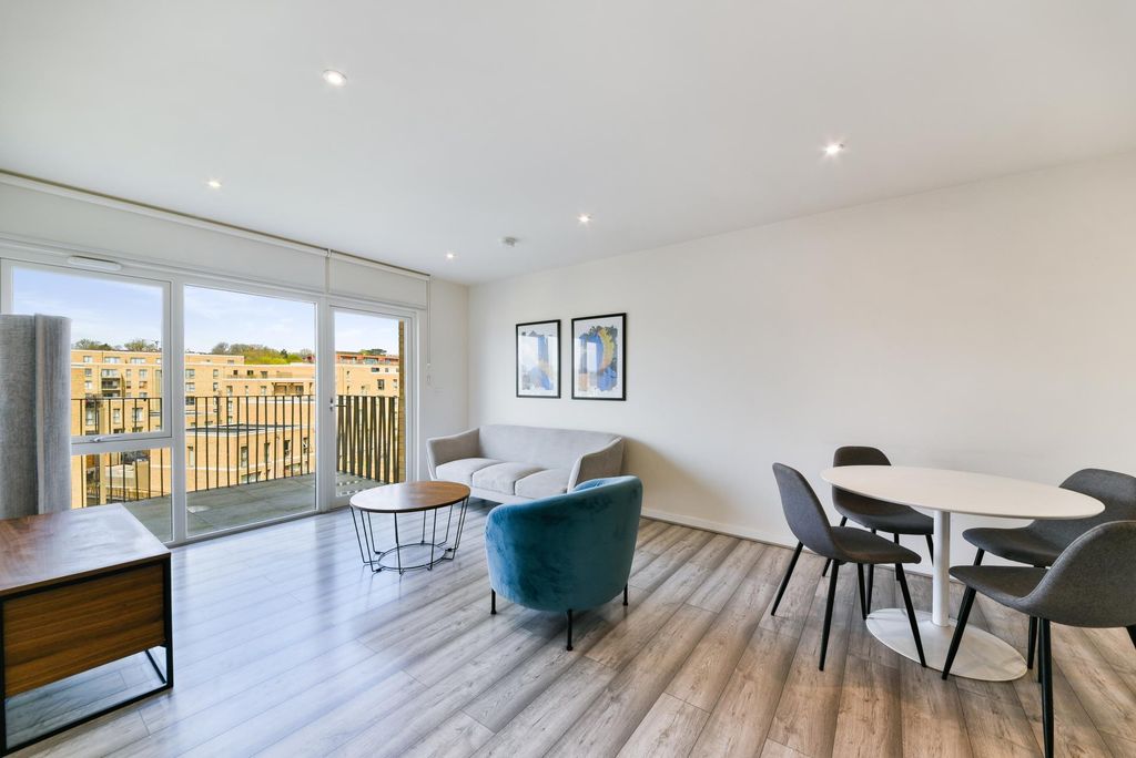 Property photo 1 of 6
