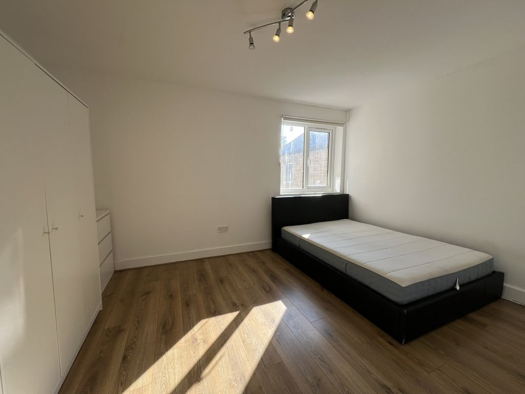 Property photo 3 of 5 Gallery