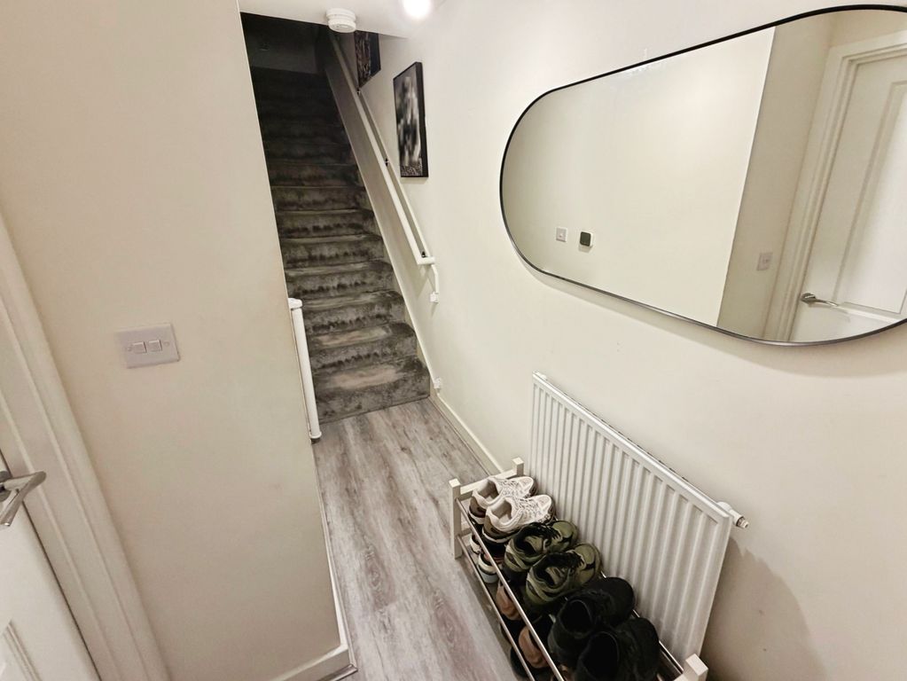 Property photo 2 of 16 Hallway