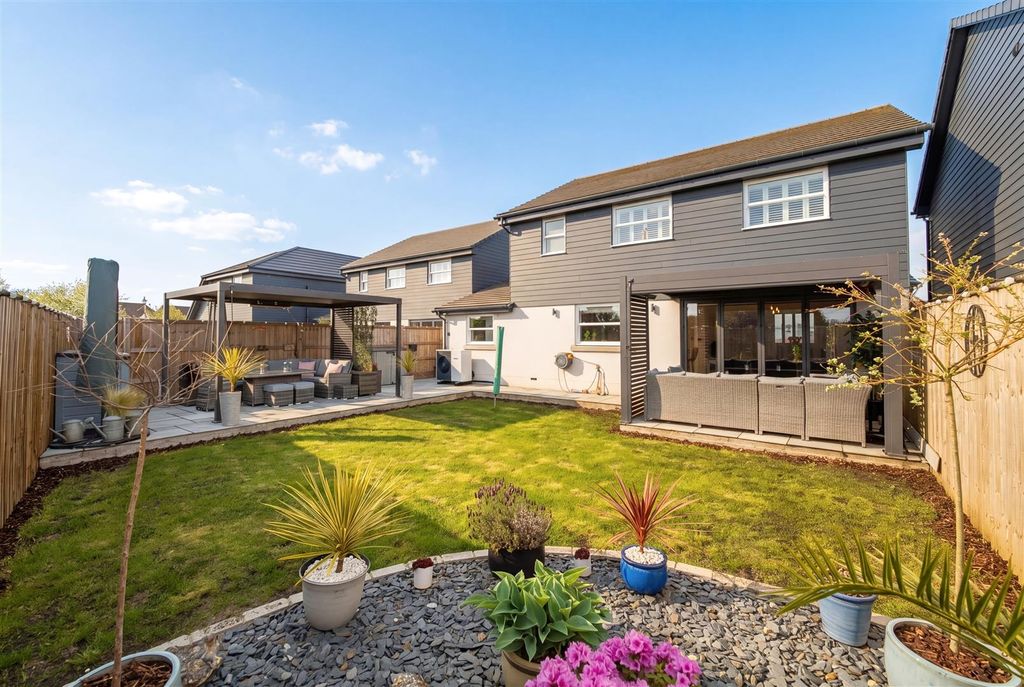 Property photo 2 of 24 Rear Garden