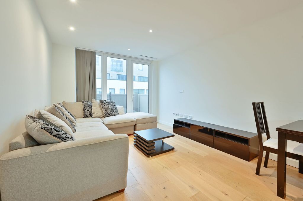 Property photo 1 of 11