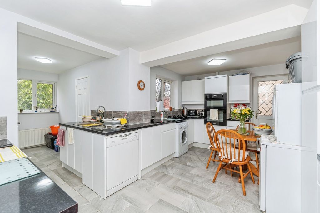 Property photo 3 of 20 Pbox-Img.Jpg