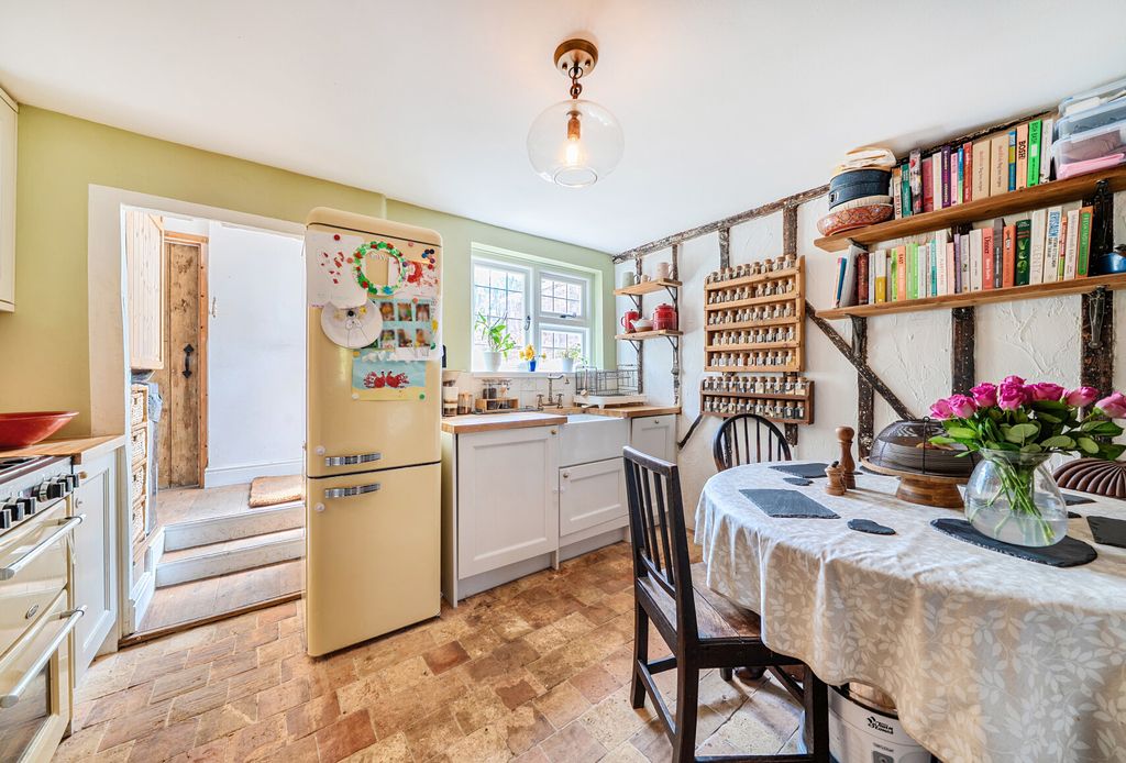 Property photo 3 of 13 1479025-12-6A328d...