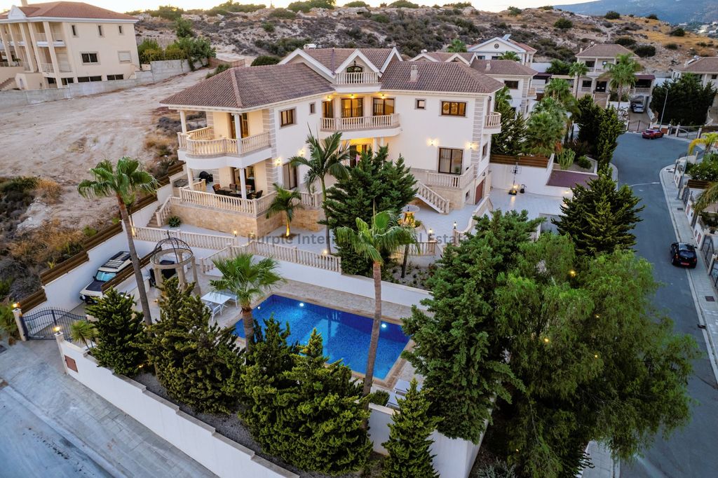 Property photo 1 of 47