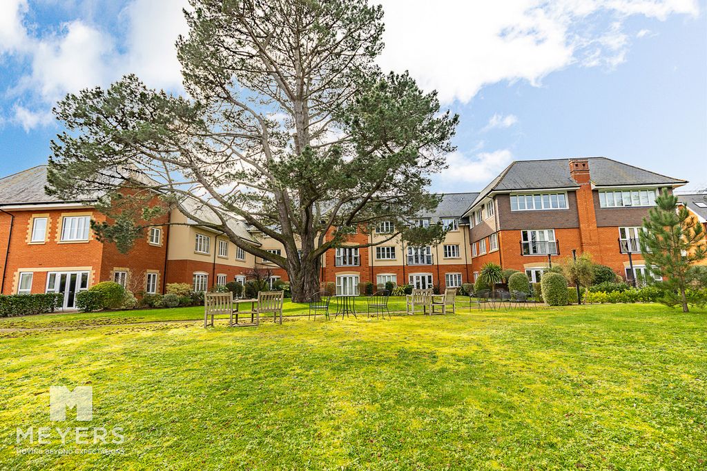 Property photo 3 of 11