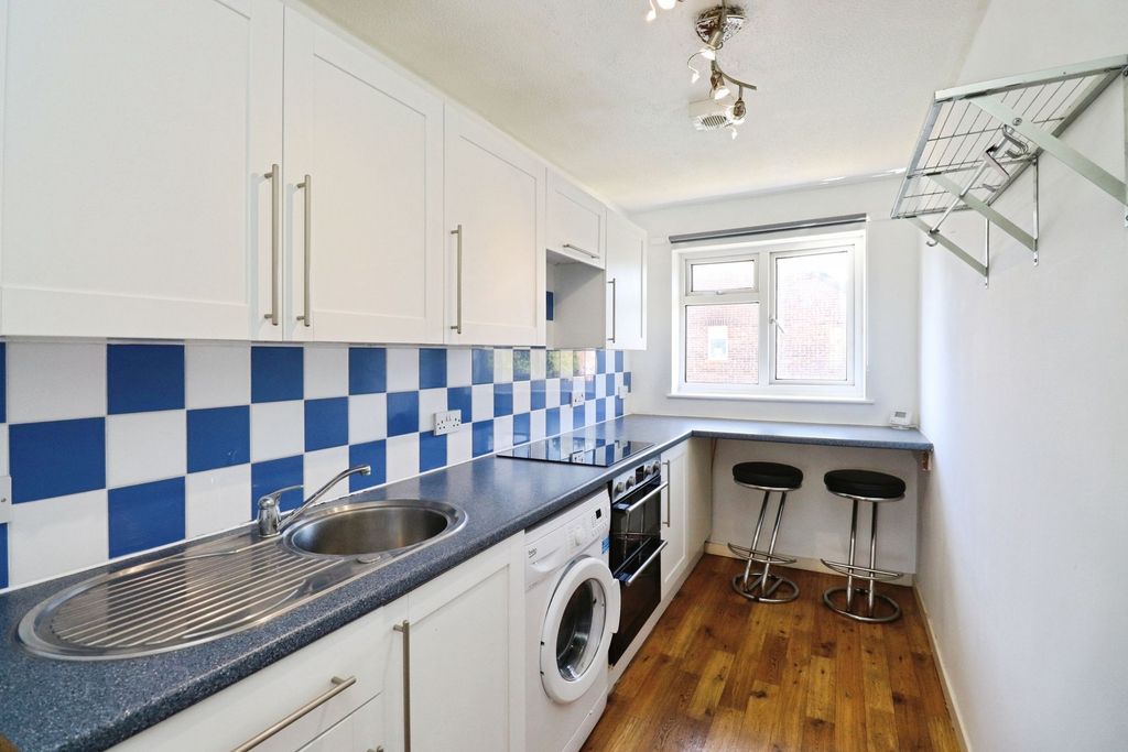 Property photo 2 of 5