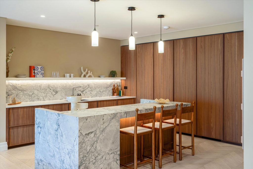 Property photo 3 of 40 Image