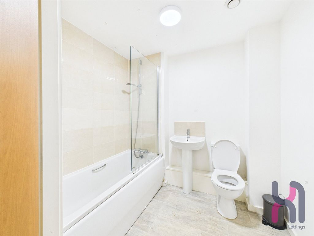 Property photo 3 of 6 Picture No. 30