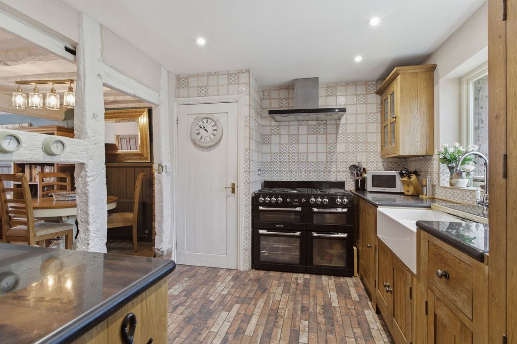 Additional image 12 of 4 bed end terrace house for sale105 High Street, Pershore, Worcestershire. WR10