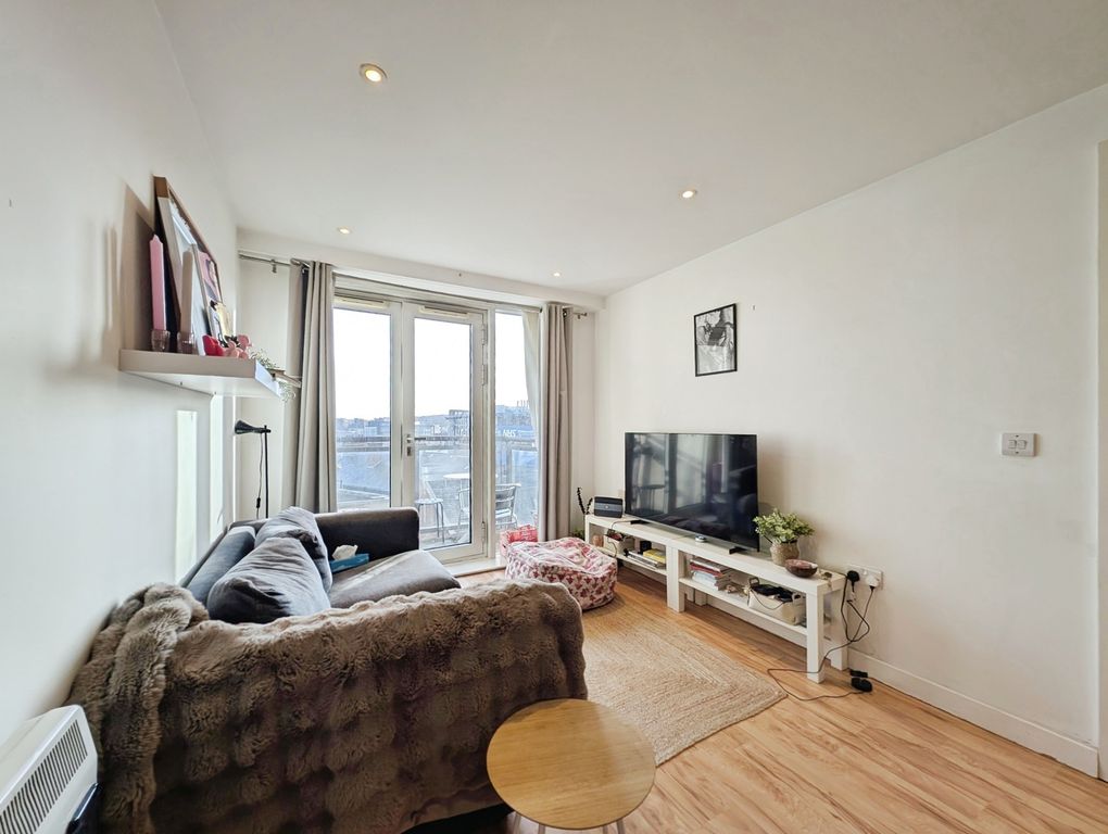 Property photo 2 of 12 Pbox-Img.Jpg