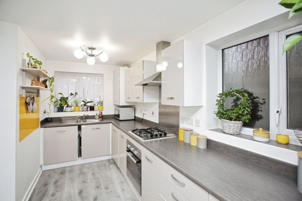 Property photo 3 of 15 Kitchen