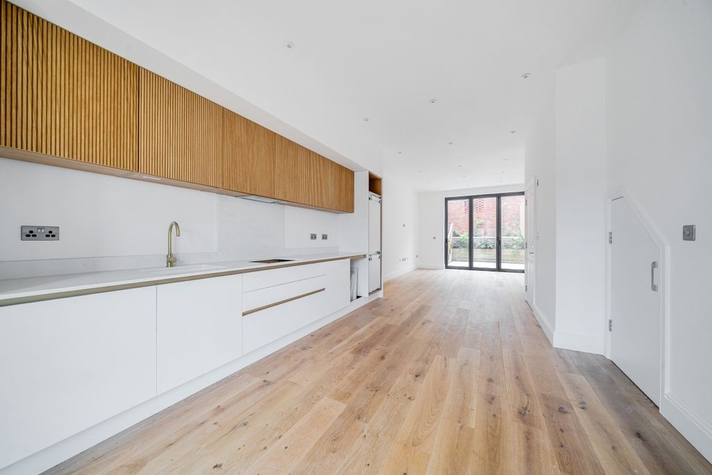 Property photo 1 of 10 1294954-16-68262B...