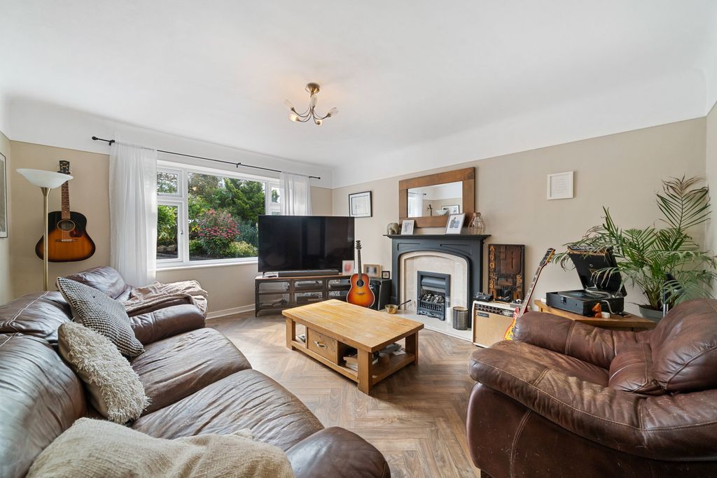 Property photo 2 of 36