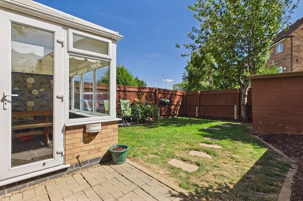 Property photo 2 of 30 Sit In The Conservatory Or Enjoy Being Outside In